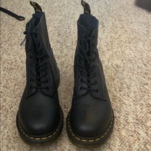 Dr. Martens 1460 Women’s Pascal Virginia Boots